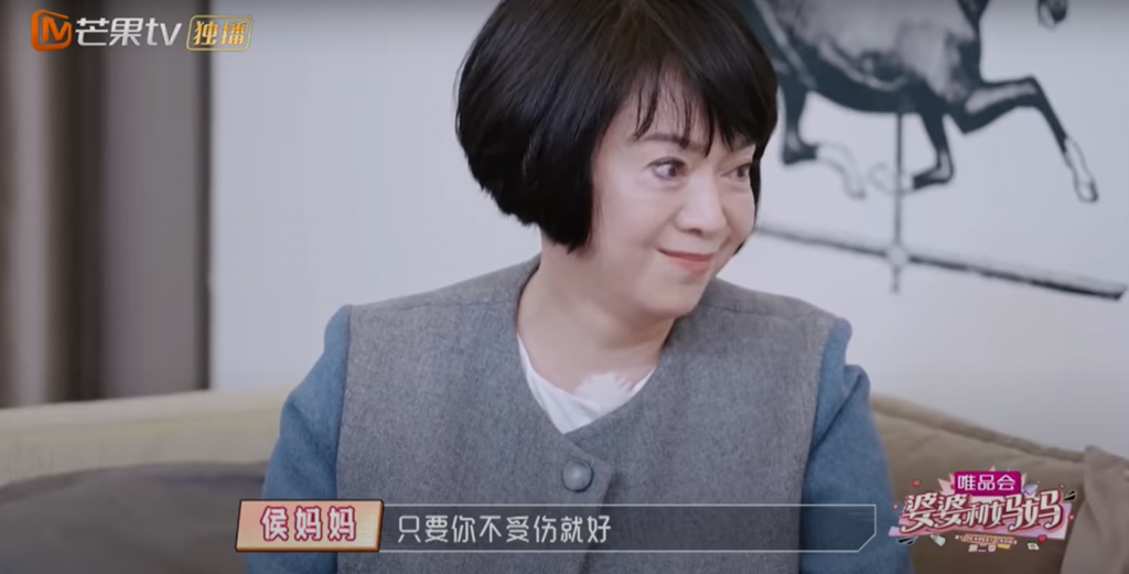  ▲林月雲在2011年女兒的婚禮上接受記者訪問，針對自己介入別人婚姻下了註解：萬般皆是命，半點不由人。（圖／截自芒果tv）