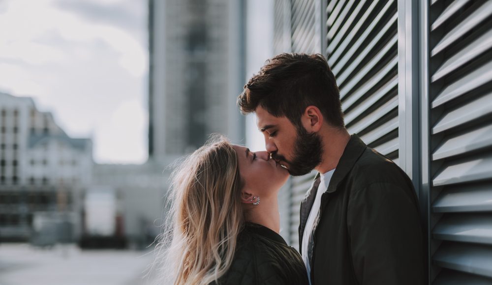  ▲如果找一個只會說為你好，卻處處限制你、碎念你、否定你的人，只會讓你自信心低落，認為自己總是受不到肯定，讓你懷疑你自己。（圖／Shutterstock）