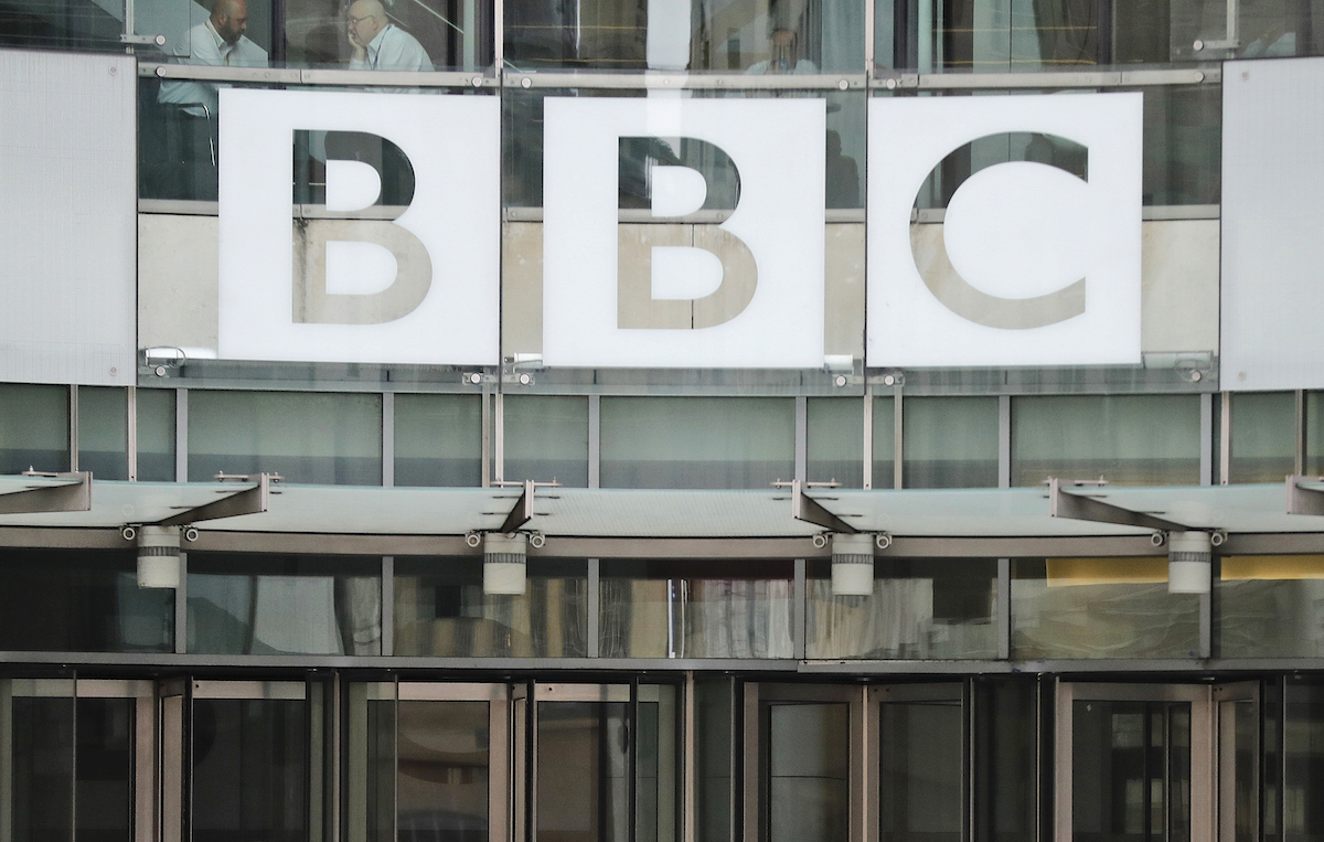 傳英國政府將砍BBC財源　未來兩年收視費凍漲
