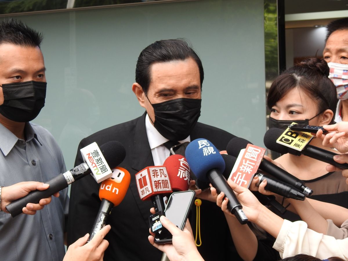 ▲前總統馬英九至前考試院長許水德靈堂致意。（圖／記者余祥攝，2021.04.01）