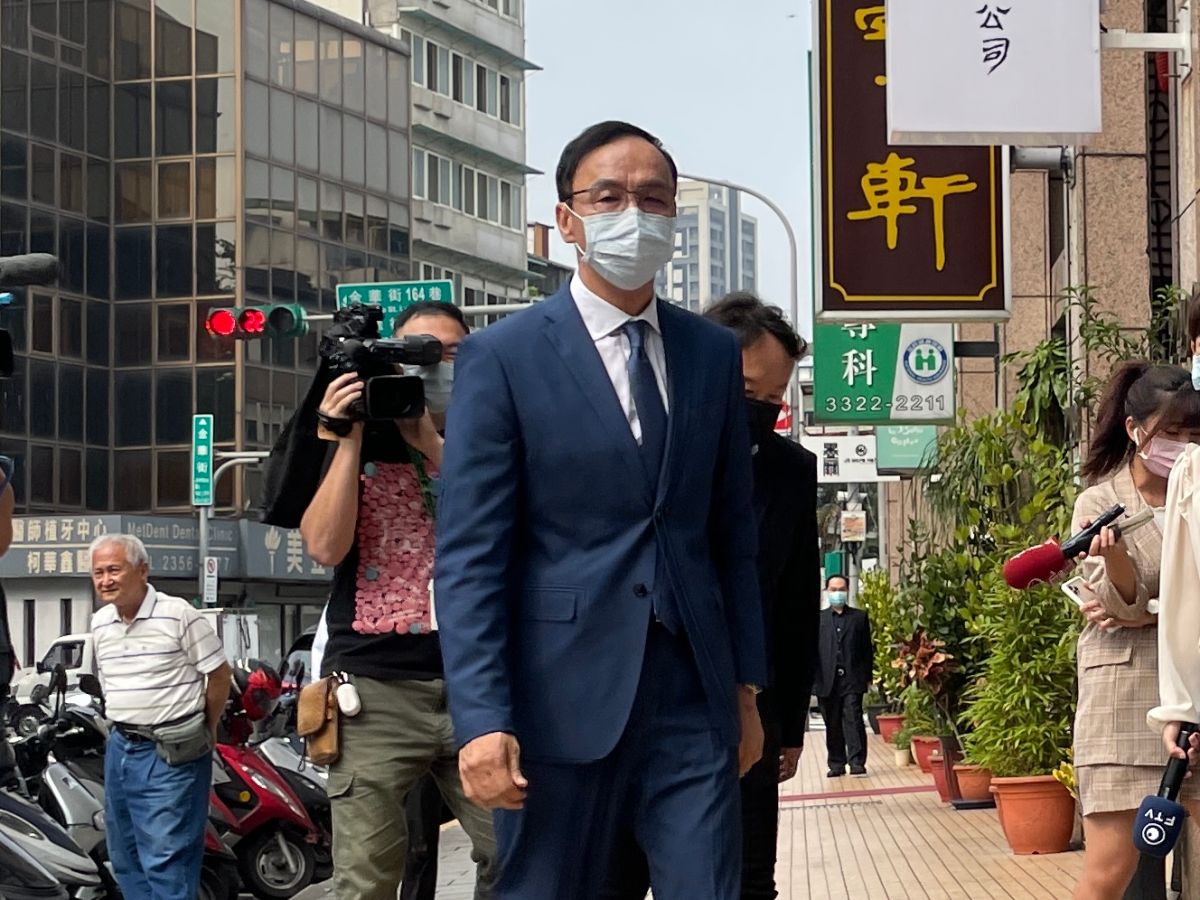 ▲前新北市長朱立倫今赴許水德靈堂致意。（圖／記者余祥攝，2021.04.01）