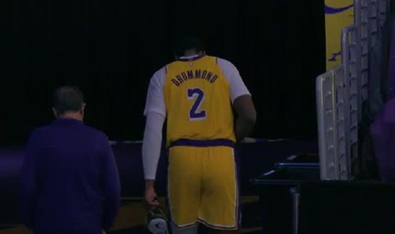 ▲2屆明星賽中鋒「抓猛哥」Andre Drummond季中轉戰湖人表現超慘，被美媒爆料要求先發才要簽約。（圖／翻攝自Bleacher Report）