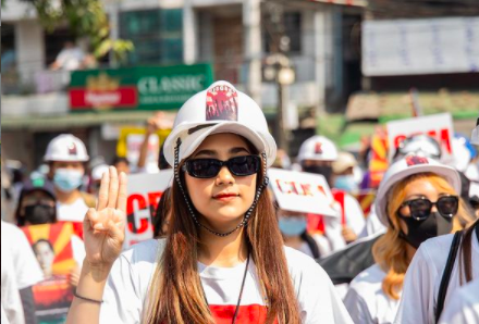 ▲代表緬甸參加萬國小姐選美的仰光大學學生韓蕾多次呼籲國際社會向緬甸伸出援手。（圖／美聯社／達志影像）