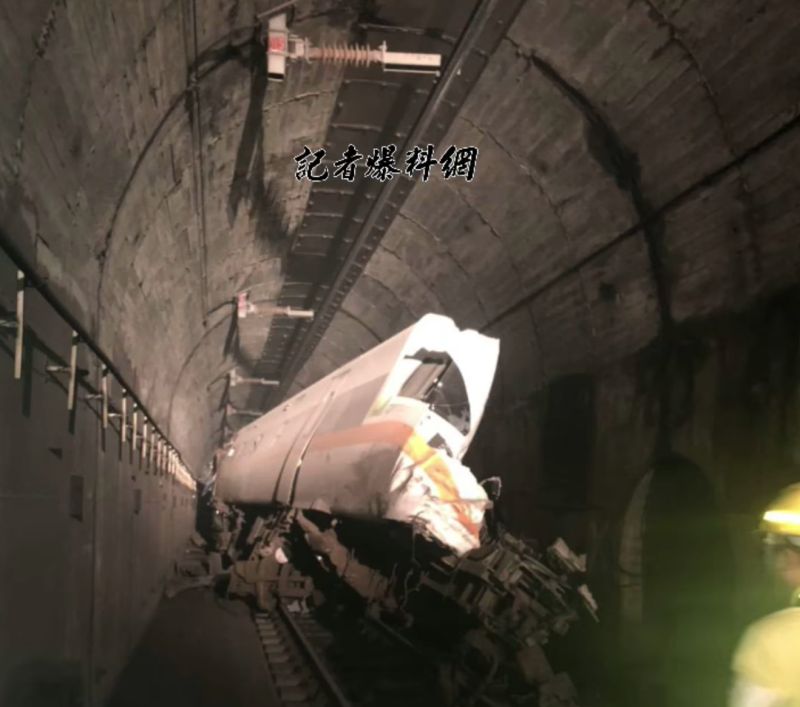 ▲台鐵太魯閣號408車次因事故造成50死146傷意外，而肇事工程車所屬的李姓負責人已遭聲押禁見。（圖／翻攝自 記者爆料網）