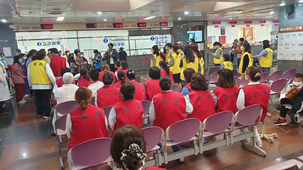 ▲台鐵太魯閣408車次今（2）日發生出軌意外，「海人」連竟堯於臉書呼籲用路人希望能暫緩路經蘇花的計畫，方便救護消防車通行。（圖／海人授權提供）