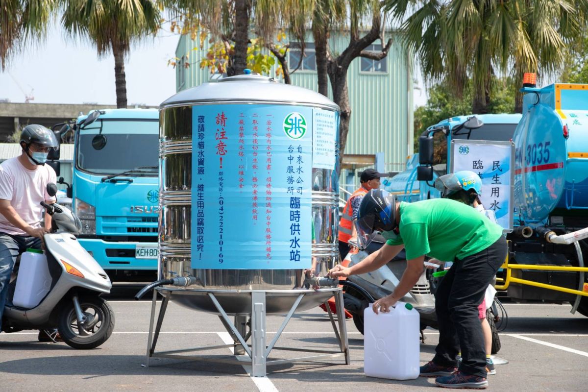 ▲台中、苗栗自4月6日起實施「供5停2」分區供水，台水公司及國防部水車整備情形(圖／市政府提供2021.4.2)