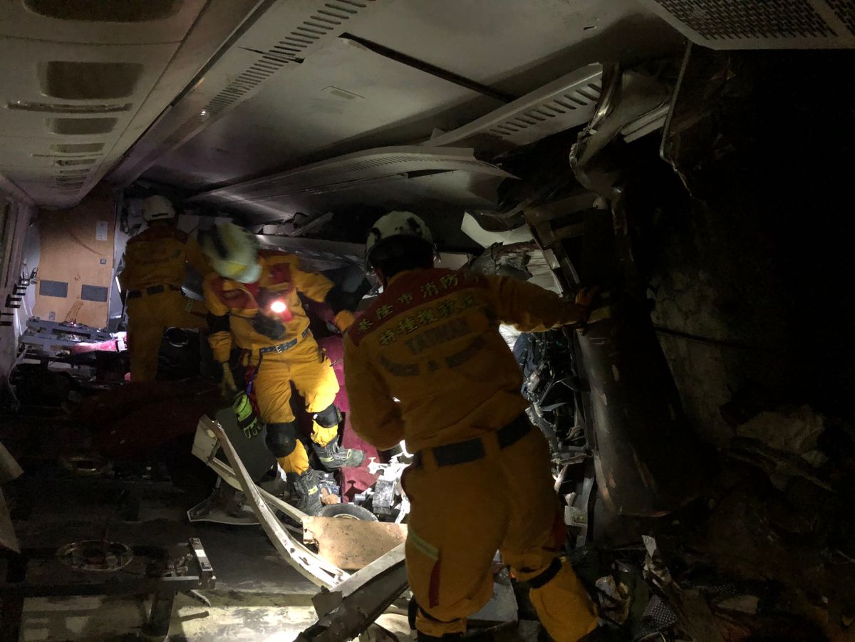 ▲台鐵太魯閣號今天發生出軌事故，殉職司機員袁淳修為台中市豐原區人，袁淳修媽媽希望「兒子沒有痛」。(圖/基隆市府提供）