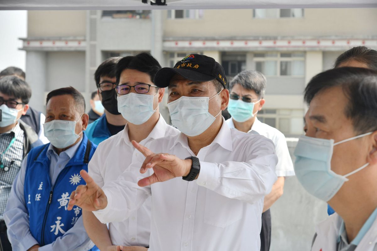 ▲侯友宜表示，清明連假氣候晴朗，掃墓及出遊民眾多，要求相關單位全力做好交通疏導，加強車輛管制措施。（圖／新北市政府提供）