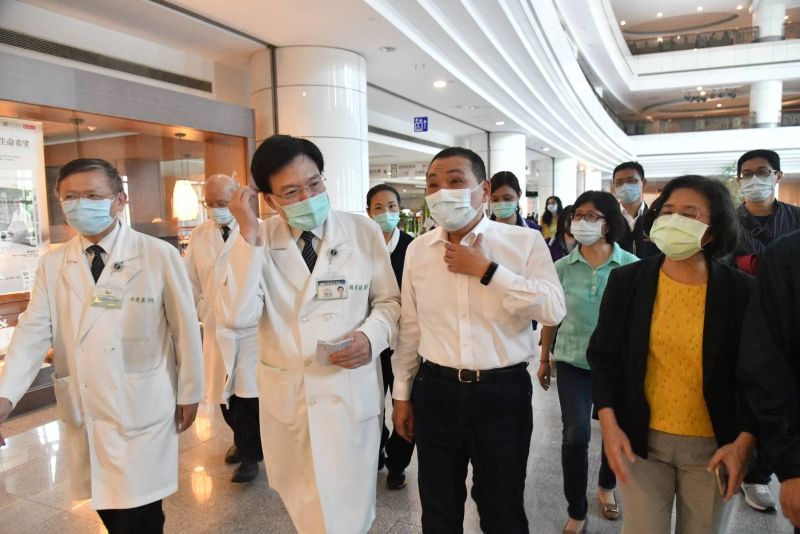 台鐵出軌釀50死 新北成立太魯閣號翻覆意外救助專戶