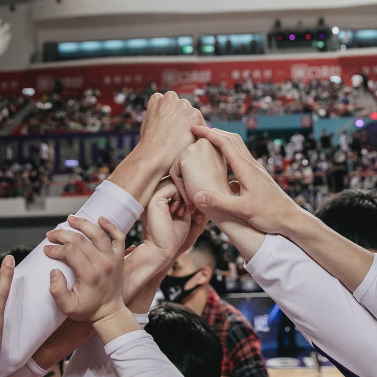 ▲台鐵太魯閣號昨發生嚴重脫軌事件，P. LEAGUE+新竹街口攻城獅球團今(3)日宣布，將捐出所有隊職員3日薪水共計50萬元至救災專款。（圖／新竹街口攻城獅提供）

