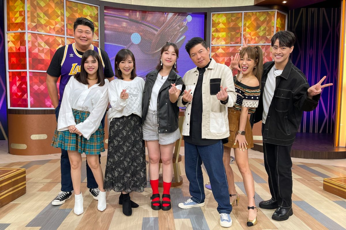 ▲夏宇童（左二）偷拍校花遭現世報。（圖／衛視）