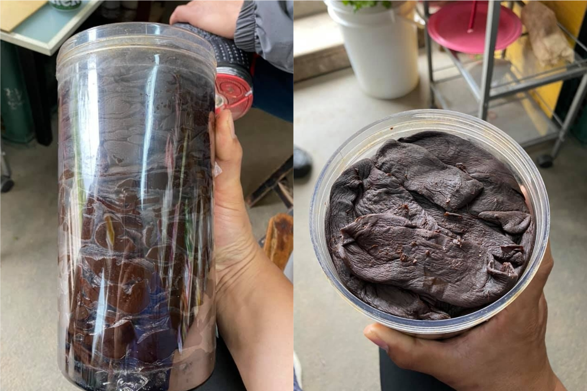▲一名男網友在家找到整罐「黑黑的」神秘物體，因此好奇詢問「不知道值錢嗎？」對此，許多內行人立馬眼尖認出是「老菜脯」。（圖／翻攝爆廢1公社臉書）