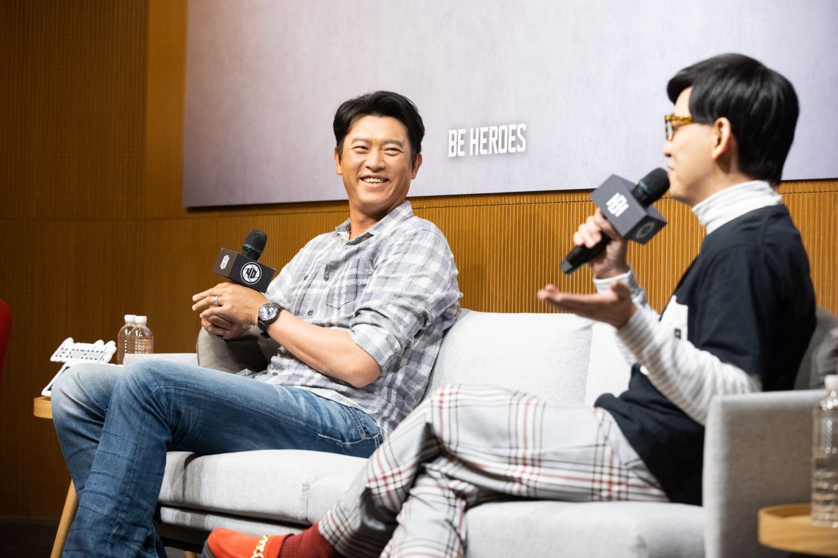 ▲王建民跟黃子佼對談，現場氣氛歡樂。（圖／展逸國際提供）