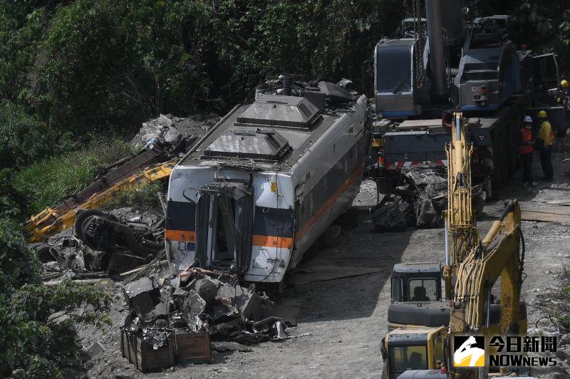 ▲台鐵408車次太魯閣列車出軌造成50人罹難，國民黨立委鄭正鈐質疑賑災專戶，有濫用善款之嫌。（圖／NOWnews資料照片）