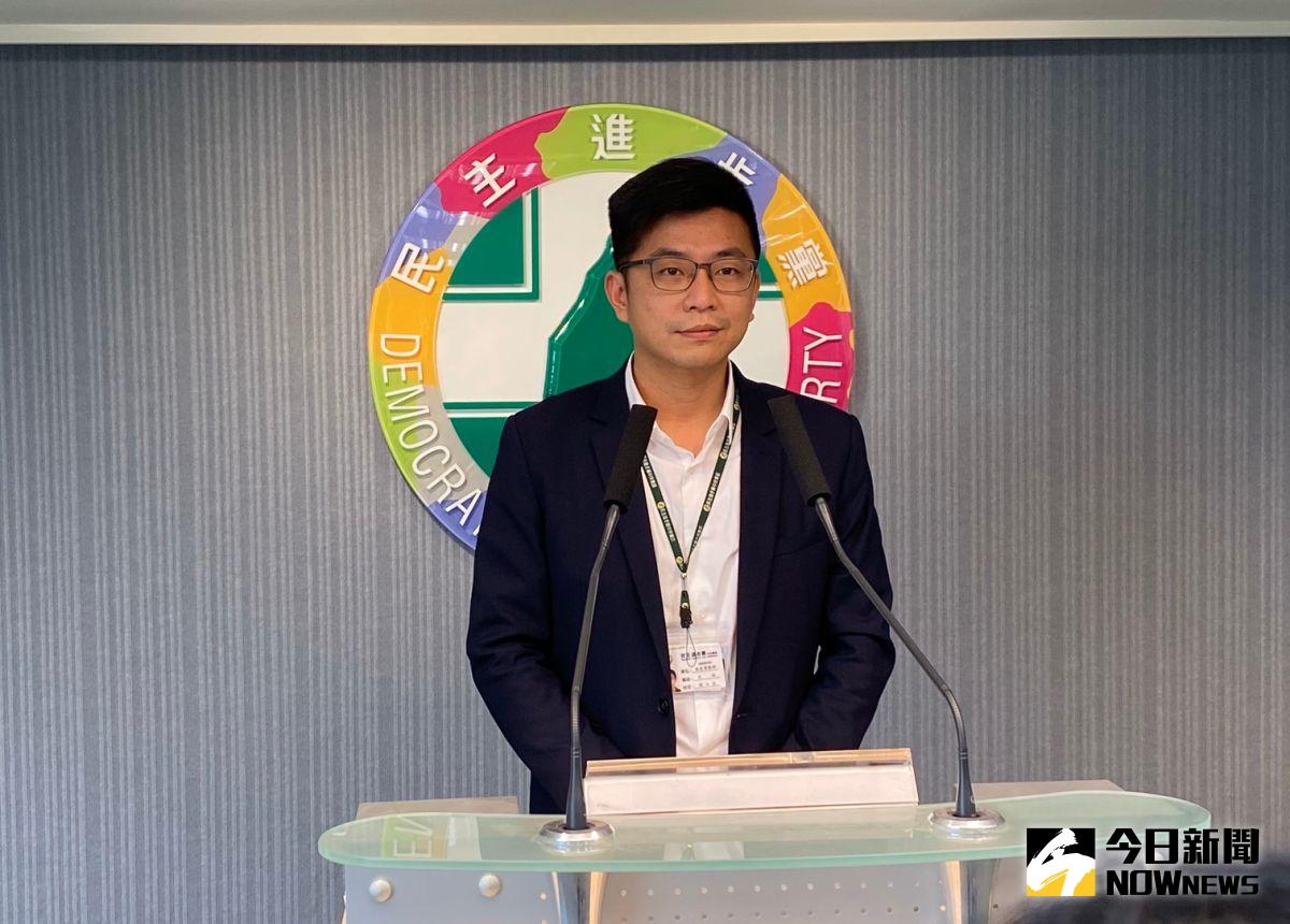 ▲民進黨發言人周江杰表示，305場下鄉說明會全面暫緩，何時重新啟動，就看執政團隊太魯閣號事件的處理進度。(圖/胡宥心攝，2021.04.07)