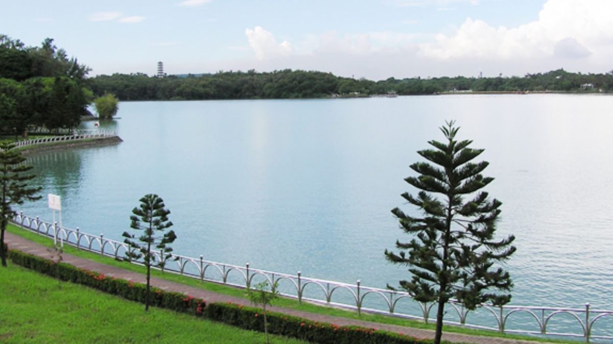 ▲台灣自來水公司第七區管理處進行南化水庫聯通管充水作業，發生漏水，已儘速修復，且高雄地區尚有地下水、伏流水、水庫等水源可供調度，對民眾用水無影響。(資料照／記者黃守作攝) 