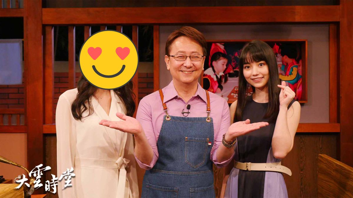 ▲黑嘉嘉（右一）親姊黑萱萱（左一）首度曝光。（圖／MOMOTV大雲時堂提供）