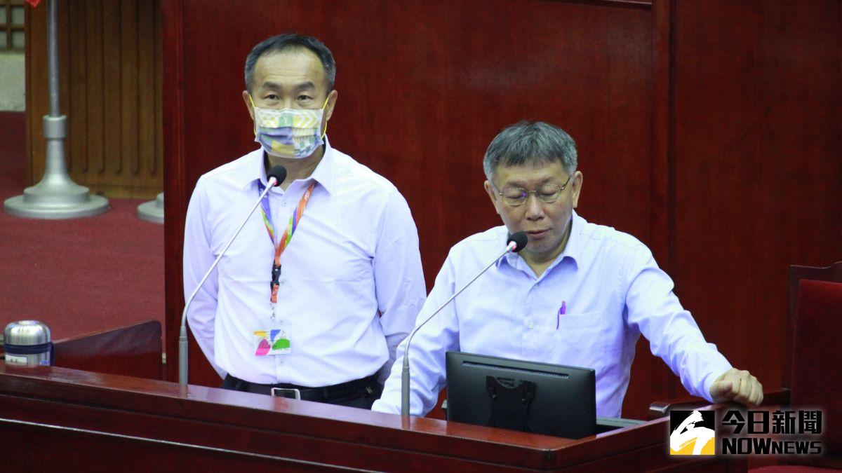 ▲台北市長柯文哲與體育局長李再立，9日在議會備詢時，因為一日北高自行車活動，挨批拿公帑為柯文哲個人行銷。（圖／記者丁上程攝，2021.04.09）