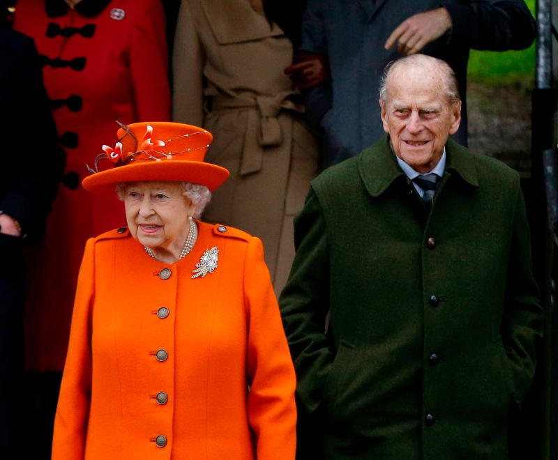 ▲英國女王伊莉莎白二世與丈夫菲立普親王。（圖／NOWnews資料照）