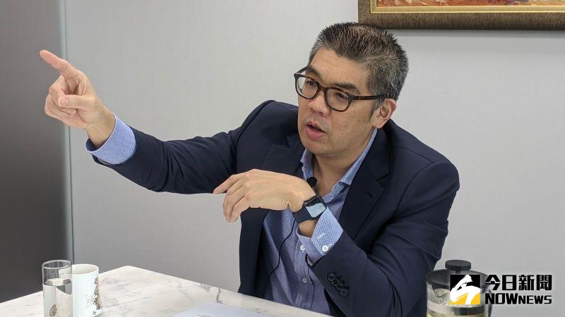 ▲國民黨智庫副董事長連勝文接受《NOWnews今日新聞》專訪時批行政院長蘇貞昌應為台鐵出軌事故下台負責。(圖/記者鄭宏斌攝,2021.04.08)