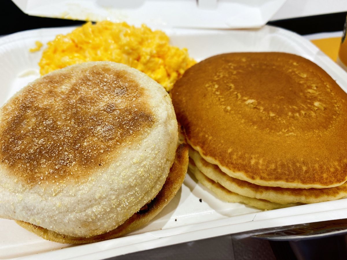 ▲有網友到麥當勞買了鬆餅來吃，沒想到卻意外發現超神吃法，讓他興奮PO文和大家分享。（示意圖／翻攝PhotoAC）