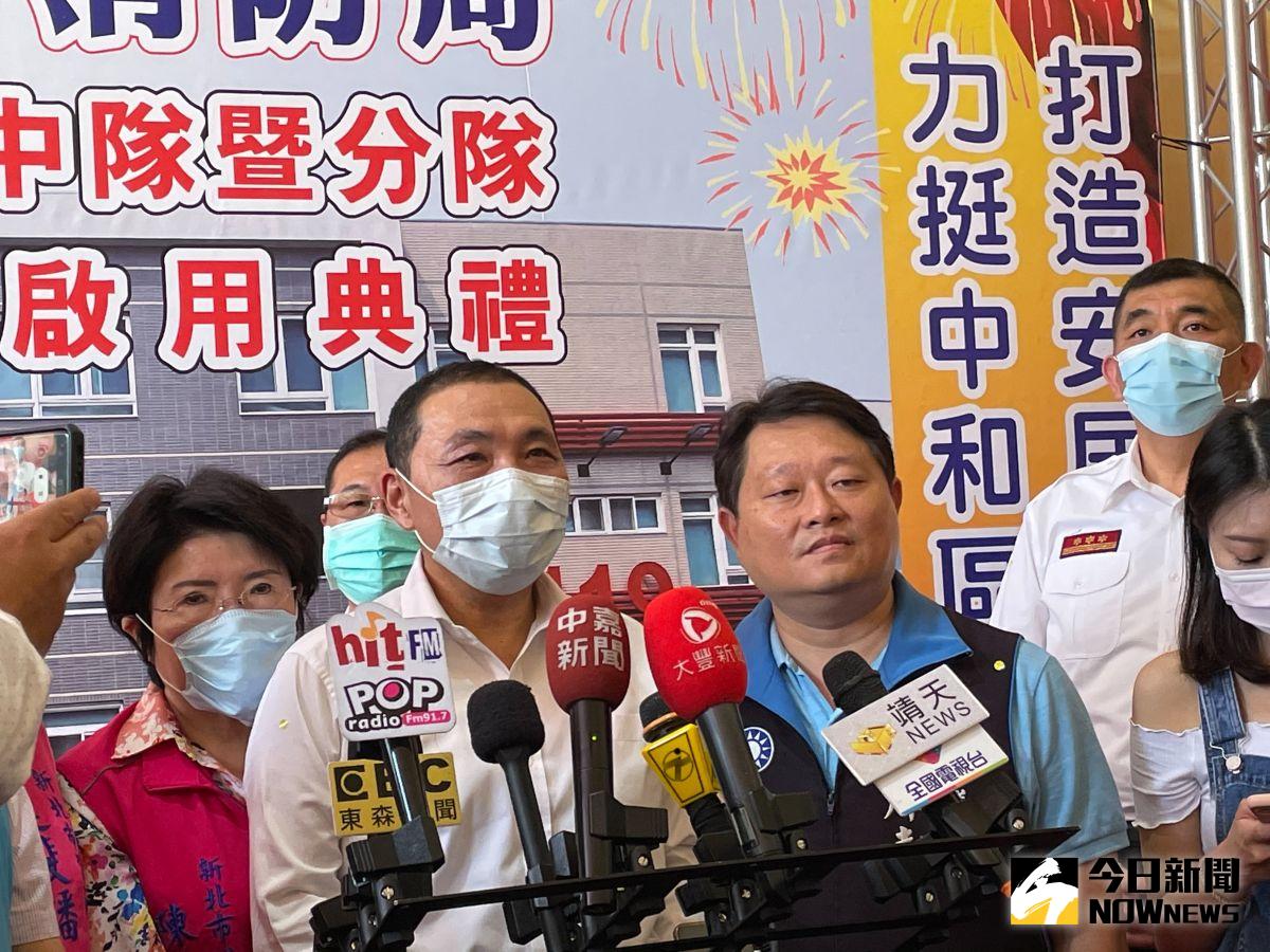 ▲侯友宜表示，昨日接種AZ疫苗後，到現在為止，完全沒有其他的狀況，一切都很OK、很平安。（圖／記者陳志仁攝，2021.04.13）