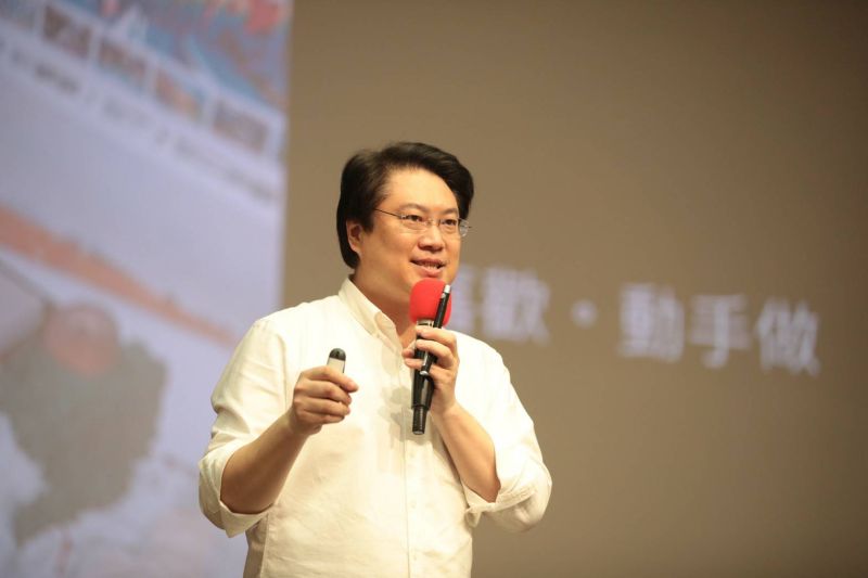 ▲基隆市長林右昌也扮演起基隆的最佳推銷員,不時透過影片、IG等,向學生們推銷基隆各地的美食。(圖/基隆市政府提供)