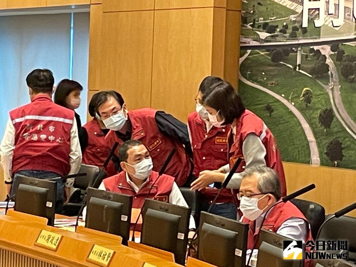 ▲新北市長侯友宜認為，善款應該是百分之百要用在受害者及受傷者的身上，這才是愛心最重要的一個意義。（圖／記者陳志仁攝，2021.04.14）