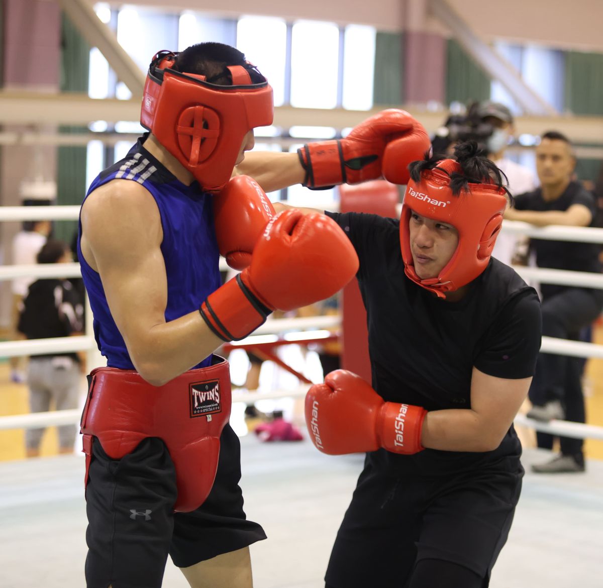 ▲東京奧運倒數100天，唯一有過上屆里約奧運經驗的「拳擊女王」陳念琴(右)，第2度征戰霸氣直呼「就是要金牌」，不再只是「拚」狀態也調整到最好。（圖／國訓中心提供）