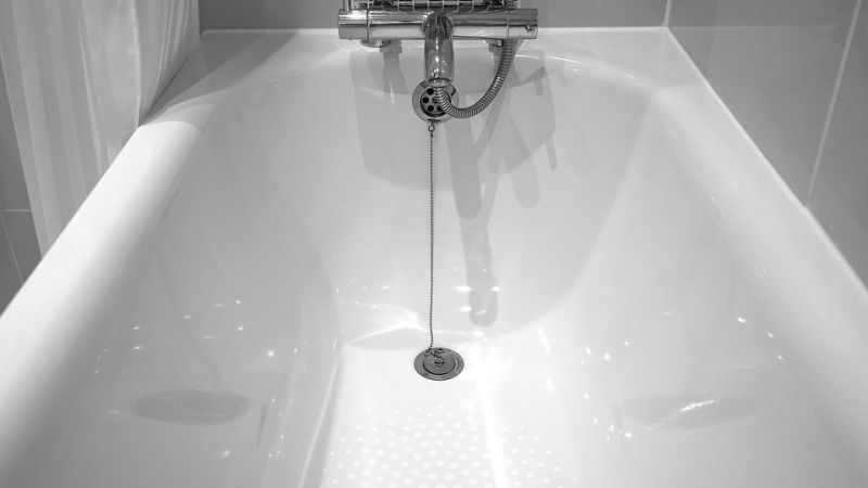 ▲每個人家中都有浴室，通常標配就是淋浴蓮蓬頭、馬桶以及洗手台，但不見得每個人家中都有浴缸。（示意圖/Pixabay）
