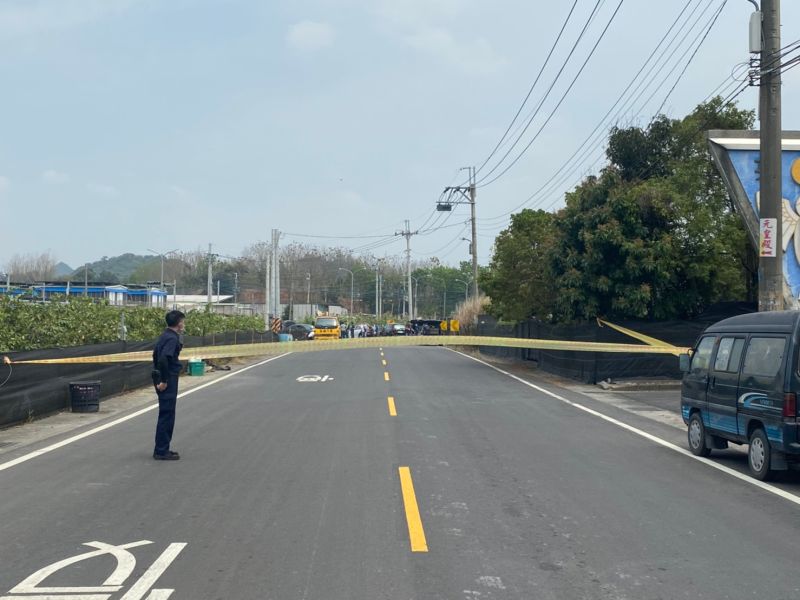 ▲警方現場拉起封鎖線。(圖/翻攝畫面)