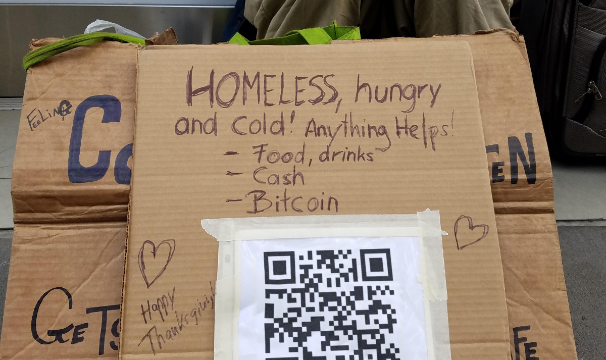 ▲加密貨幣錢包容易申辦的特性，讓一些街友透過賺取比特幣的方式支付日常開銷。（圖／翻攝自WIRED）