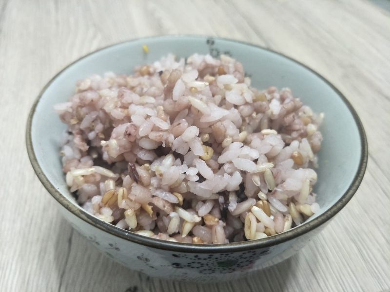 ▲原PO煮完十穀飯,卻被全家人嫌棄。(圖/翻攝爆廢1公社臉書)