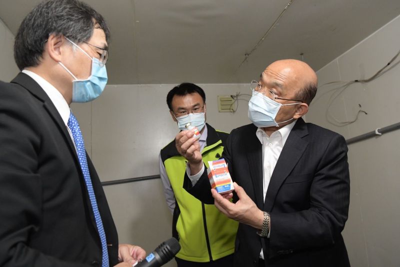 ▲行政院長蘇貞昌今到新北市視察牛結節疹防疫,對於外界說他神隱,他不滿表示10天來他開了數十場會議,哪有神隱。(圖/行政院提供)