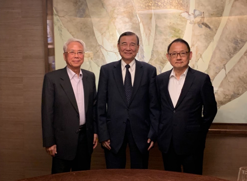 ▲東元三大股東公開信力抗市場派，左起為寶佳集團創辦人林陳海、東元集團會長黃茂雄、華新麗華董座焦佑倫。（圖／東元提供）