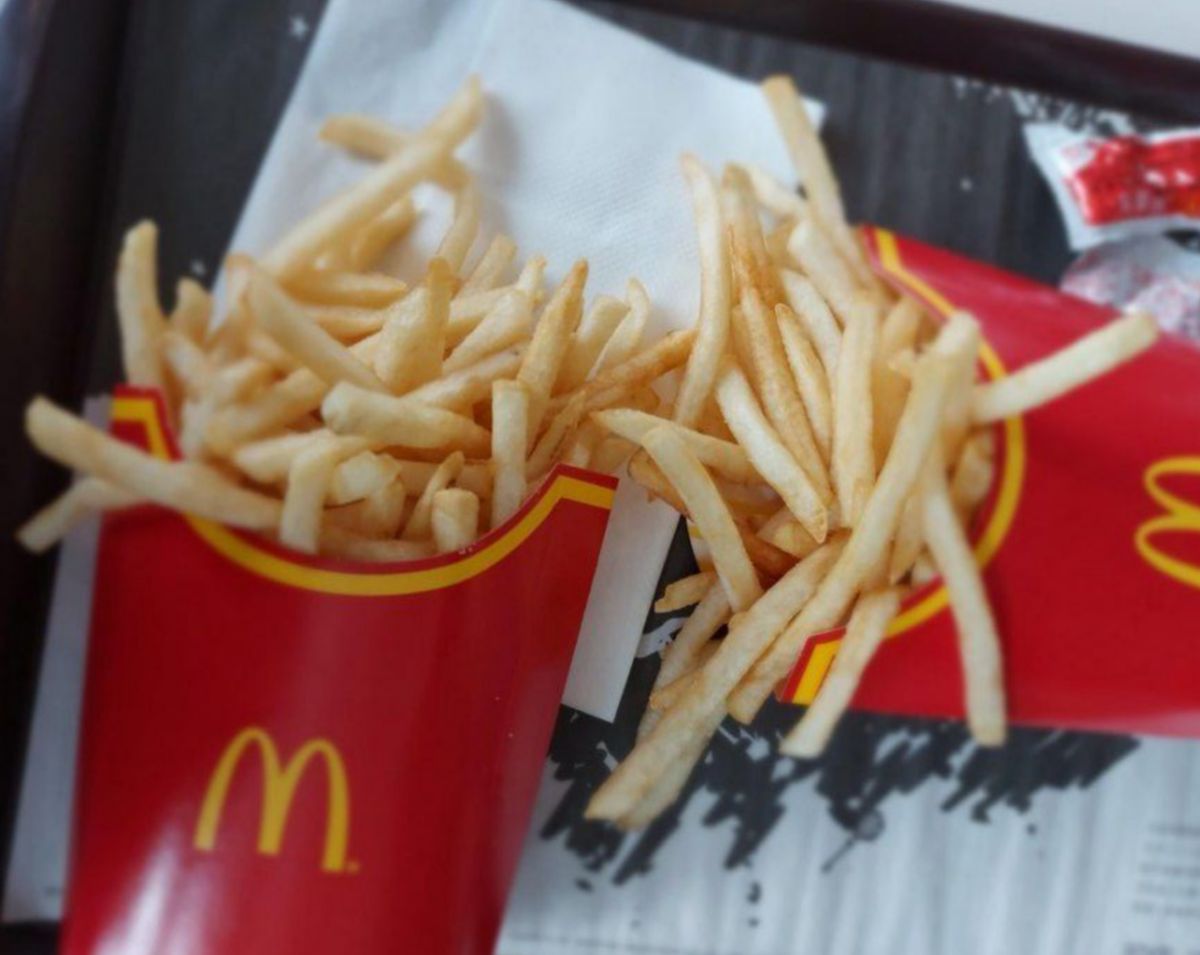 ▲一名網友在社群平台《Dcard》上以「麥當勞薯條加什麼最好吃」為題發文，貼文一出，引起熱議。（圖／翻攝自《Dcard》）