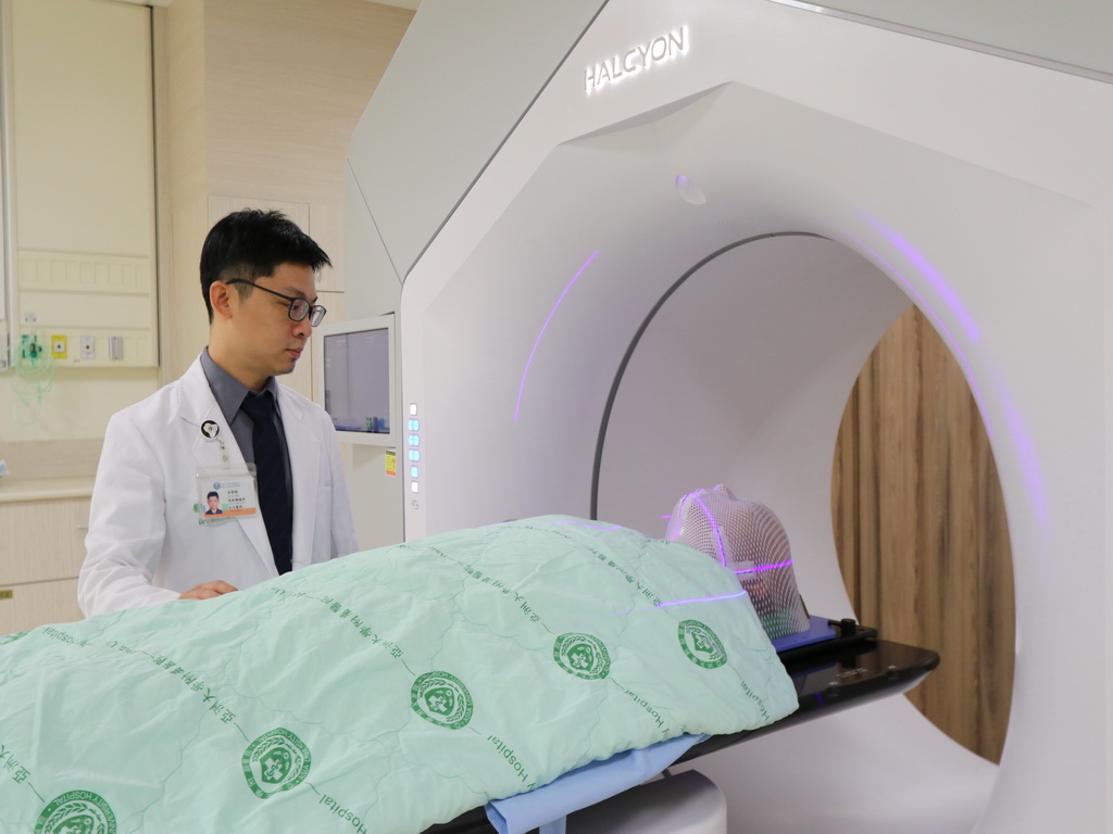 ▲服用來路不明中草藥「保養腎臟」，發現左側輸尿管腫瘤，切片確診為輸尿管癌第四期(圖／醫院提供2021.4.17)