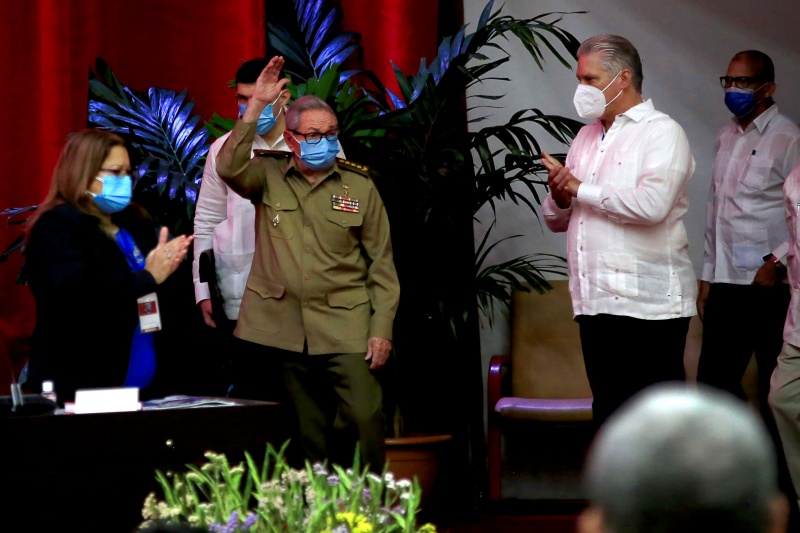 ▲古巴最高領袖勞爾‧卡斯楚（Raul Castro）在古巴共產黨大會中證實，他將把黨內領導權力交接給年輕一代，終結卡斯楚兄弟60年來的掌權時代。（圖／美聯社／達志影像）