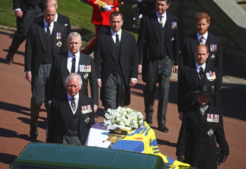 ▲英國菲立普親王的葬禮在當地時間17日上午11時舉行，出於防疫考量出席的只有30位王室成員。（圖／美聯社／達志影像）