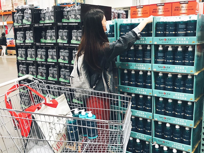 ▲Costco經常推出許多限量版商品造成民眾瘋搶。（圖／NOWnews攝）