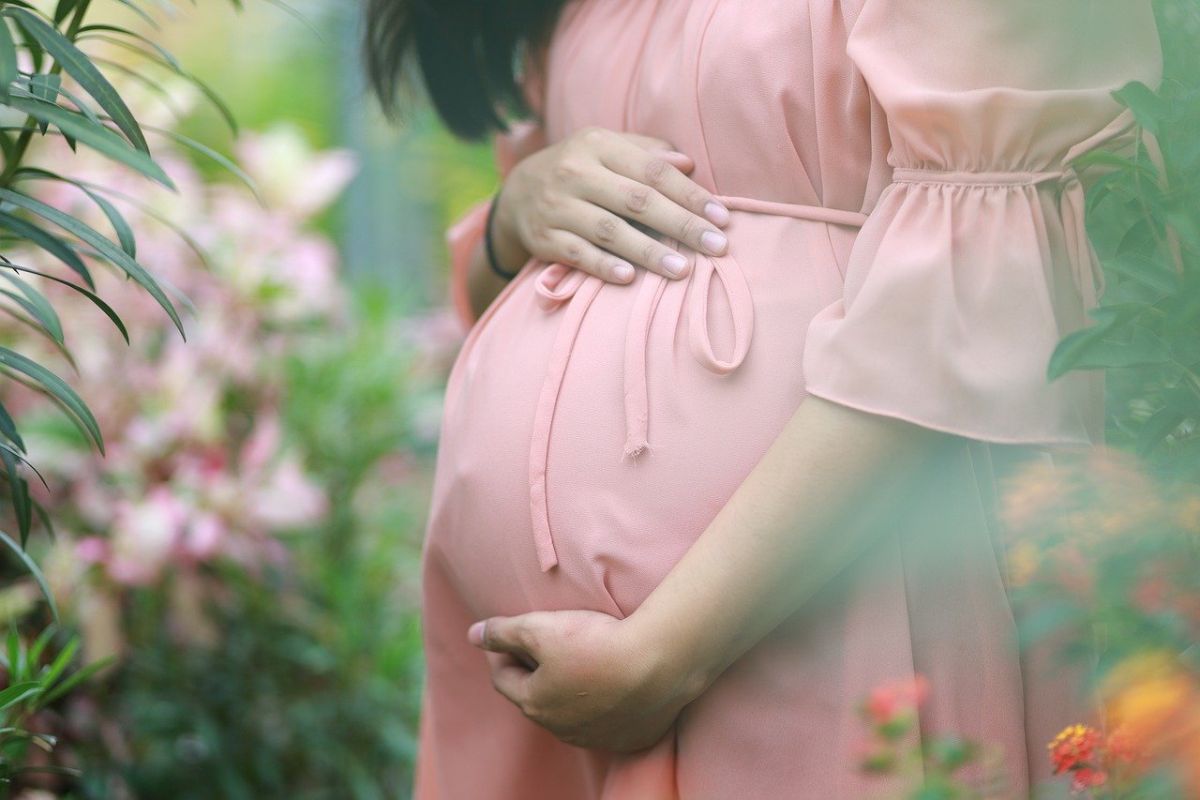 ▲美國食品暨藥物管理局26日在報告中警告孕婦不要使用「莫納皮拉韋」口服藥，並稱沒有孕婦參與臨床試驗。（示意圖，圖中人物與本文無關／翻攝Pixabay）