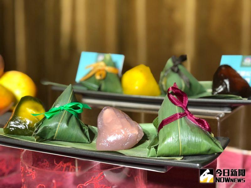 ▲福華飯店推出抹茶香柚麻糬、莓果石榴、芒果百香豆沙麻糬,以及黑糖紅豆麻糬口味的冰粽,營造出專屬夏天的風味(圖/記者劉雅文拍攝)