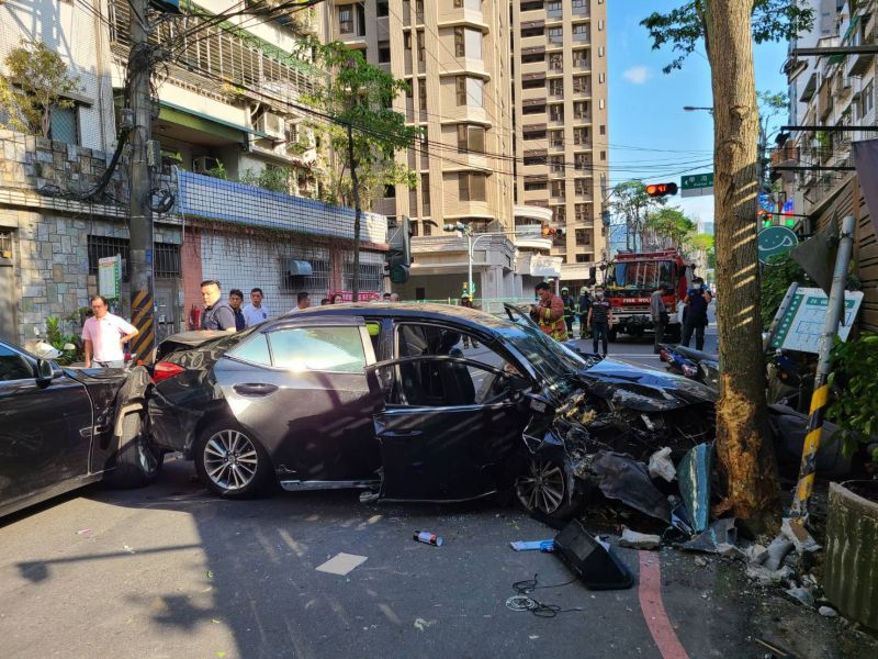 彷彿電影情節　新北市議員彭成龍以車助警逮擄人犯
