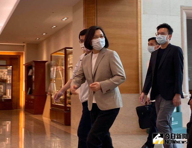 ▲蔡英文今(24)出席民進黨「全國高中職國際知識競賽」,總統府發言人張惇涵就藻礁溝通議題回應(圖/記者胡宥心攝,2021.04.24)