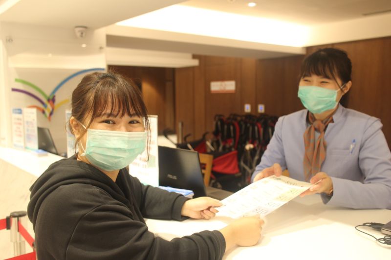 ▲歡慶母親節,麗寶outlet推出「500元麗寶寵媽Coupon券」1萬份搶客。(圖/記者金武鳳攝,2021.4.26)