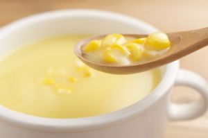 玉米濃湯 ▲有老饕點出三色豆配「玉米湯」是為超加分組合。(示意圖/翻攝PhotoAC)