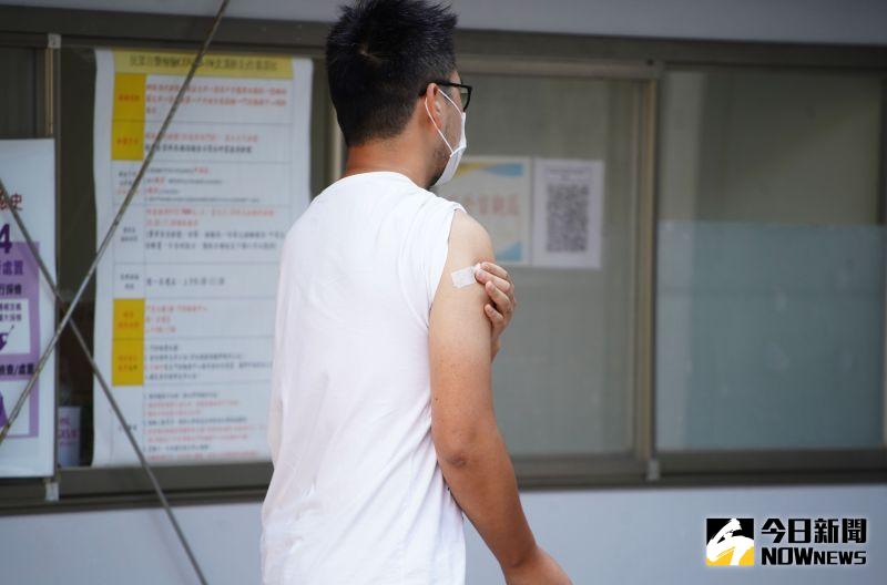 ▲桃園醫院將於華航園區設臨時醫療站,由部桃醫療團隊駐點,以一站式完成採檢、抽血、注射疫苗等三大工作,每日將可提供超過200人施打。(圖/記者李春台攝,2021.04.26)