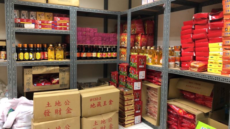 ▲第18家愛心食物銀行聯盟店開幕,來自各界提供的關懷物資充裕,將造福潭雅神地區弱勢家戶。(圖/