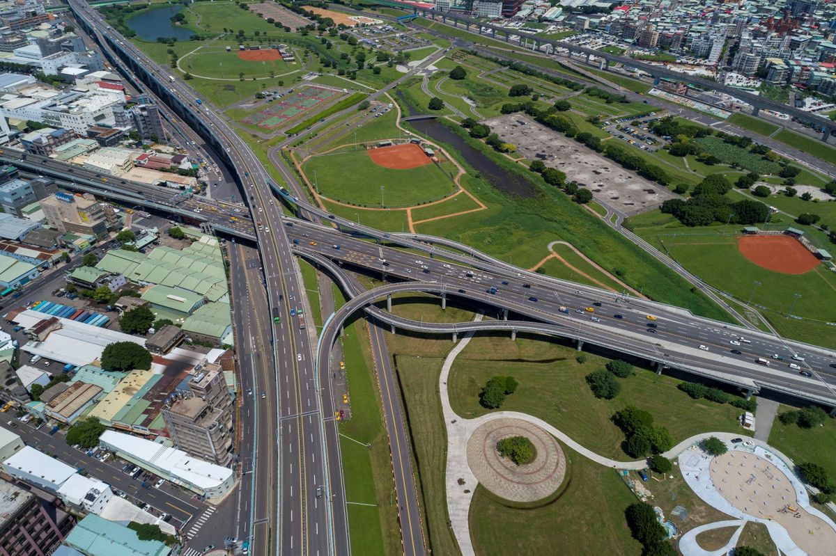 ▲新北市二重疏洪道重劃區位在二重疏洪道兩側，擁有「捷運」、「水岸」和「重劃區規劃」等三大利基點。（圖／資料照片）