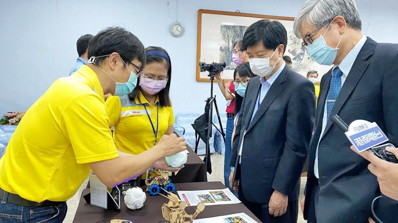 ▲「遠距教師共備、同步科技實作教學」計畫,秉持「創新自造、數位實踐、課綱落實」理念。(圖/高師大提供)